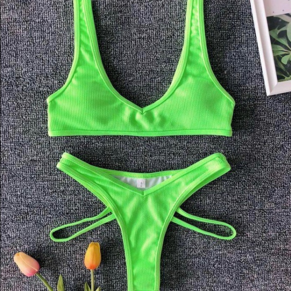 Green ribbed bikini set